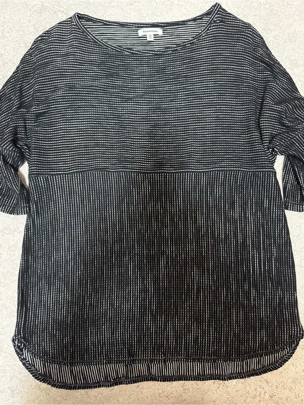 Max Studio Black and White Short-Sleeve Top